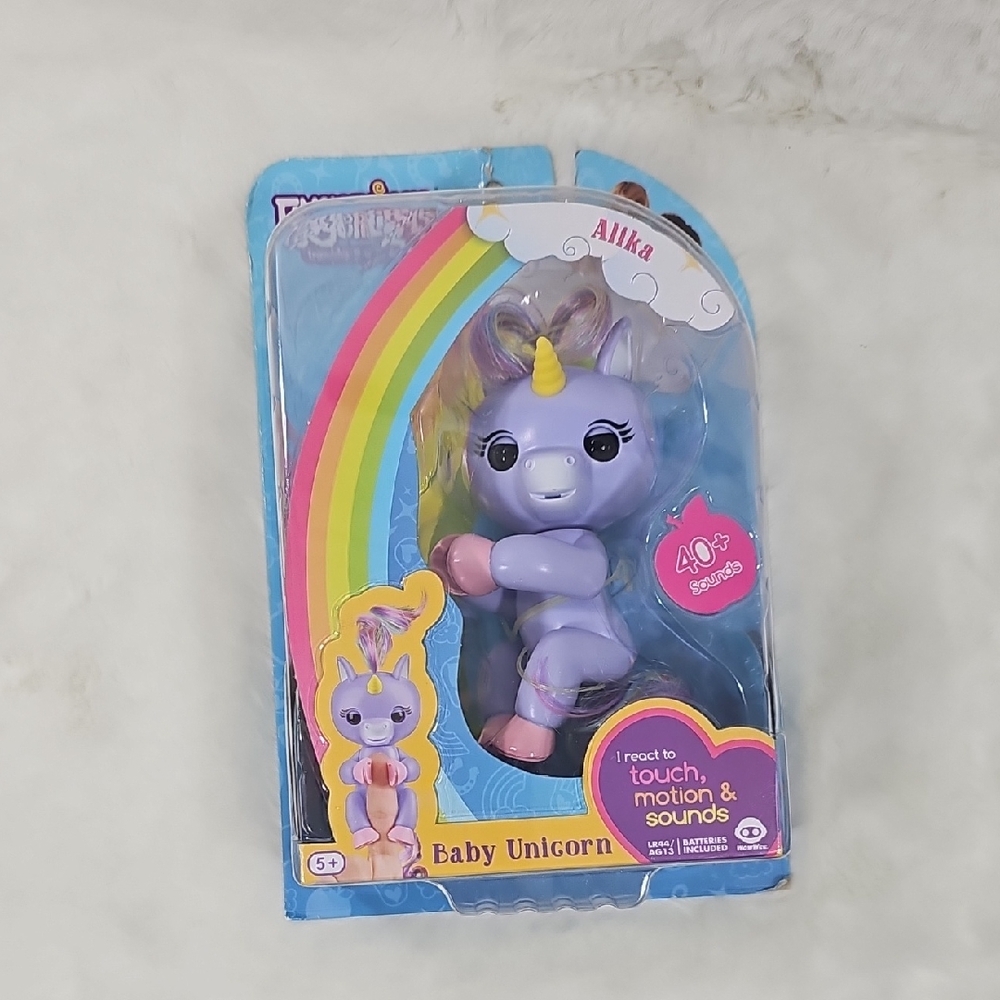 Fingerlings Alika Baby Unicorn